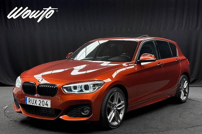 Orange Begagnad 2018 BMW 120 M Sport Halvkombi | 229 800 kr (Marknadspris) - Bild 1/3