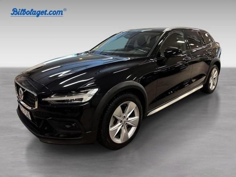 Begagnad Volvo V60 CC Plus 200 HK (147 kW) 2023 Svart Kombi