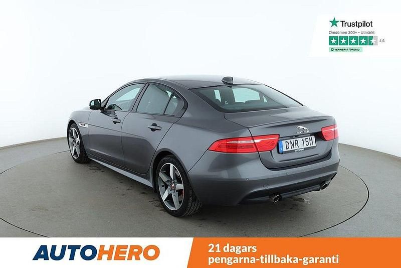 Begagnad Jaguar XE R-Sport 203 HK (149 kW) 2019 Mörkgrå Sedan