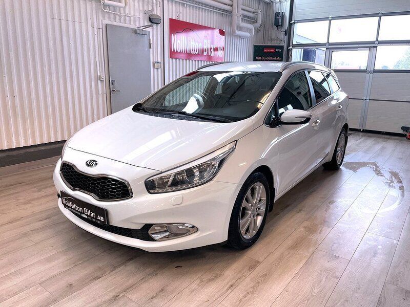 Vit Begagnad 2014 Kia Ceed Sportswagon Kombi | 84 900 kr (Lite dyr) - Bild 1/4