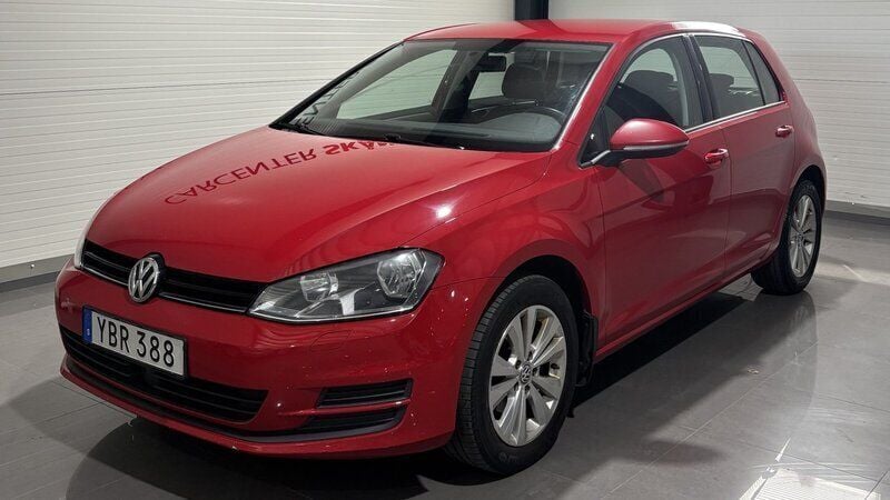 Röd Begagnad 2016 VW Golf VII Halvkombi | 79 900 kr (Bra pris) - Bild 1/2