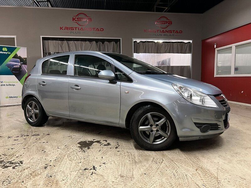 Grå Begagnad 2008 Opel Corsa Halvkombi | 34 900 kr (Lite dyr) - Bild 1/4