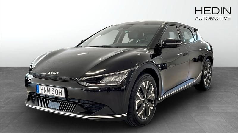 Svart (black) Begagnad 2022 Kia EV6 2 SUV | 389 900 kr - Bild 1/4