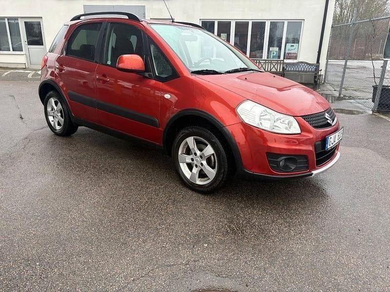 Begagnad Suzuki SX4 120 HK (88 kW) 2010 Orange