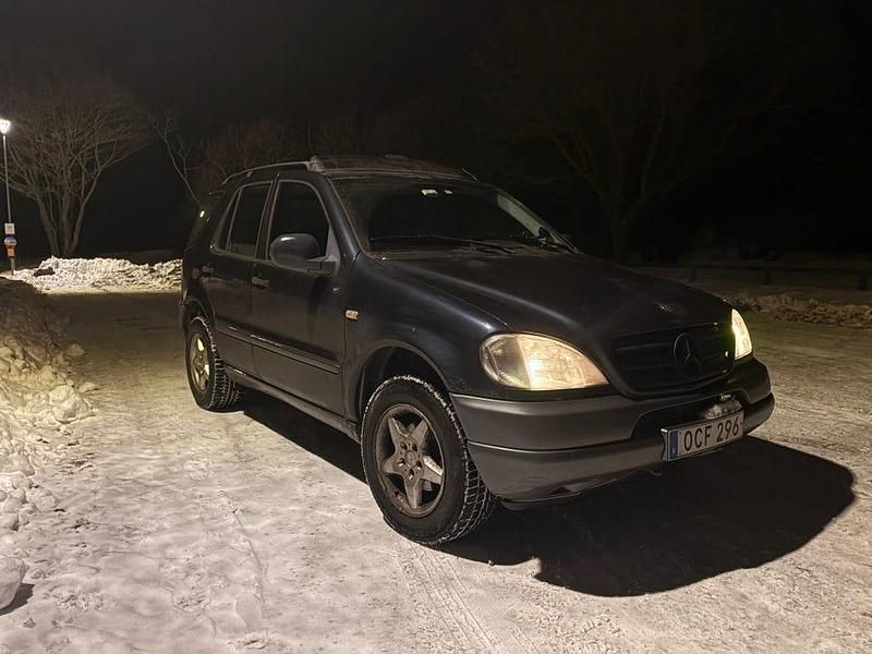 Begagnad Mercedes ML320 218 HK (160 kW) 1999 SUV