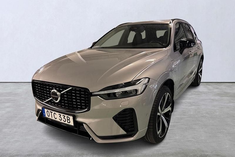 Begagnad Volvo XC60 Plus 355 HK (261 kW) 2024 Silver SUV