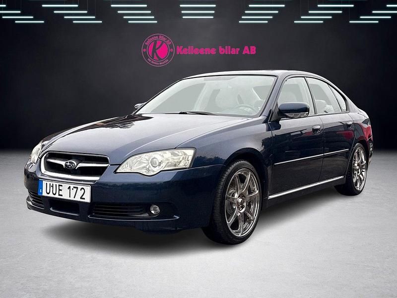 Mörkblå Begagnad 2004 Subaru Legacy Sedan | 42 900 kr (Lite dyr) - Bild 1/4