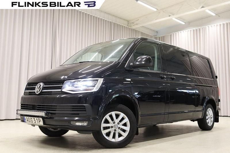 Svart (deep black pärleffekt) Begagnad 2019 VW T6.1 Van | 249 900 kr (Marknadspris) - Bild 1/4