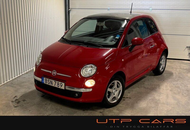 Röd Begagnad 2014 Fiat 500 Lounge Halvkombi | 74 350 kr (Marknadspris) - Bild 1/4
