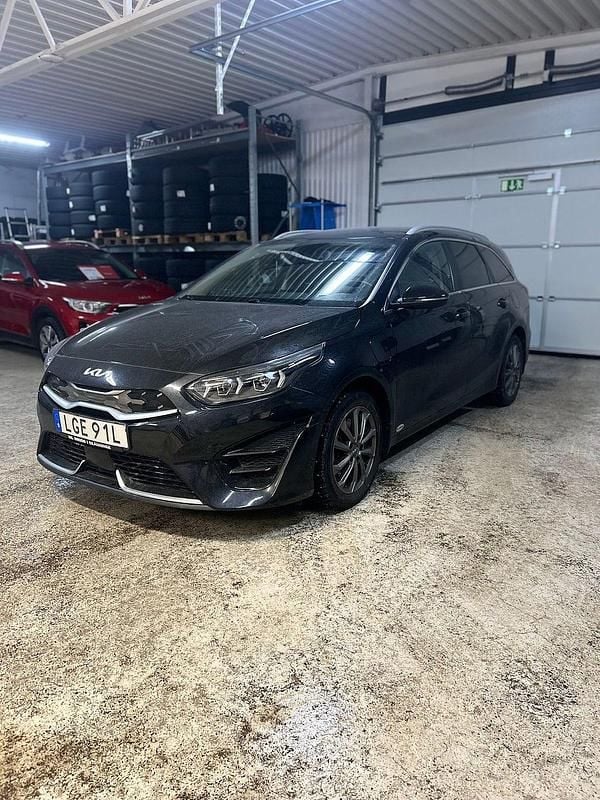Begagnad Kia Ceed Sportswagon Advance 143 HK (105 kW) 2022 Svart Kombi