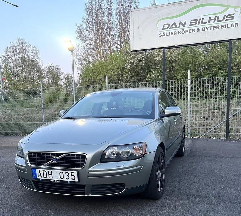 Begagnad Volvo S40 Kinetic 109 HK (80 kW) 2006 Ljusgrön Sedan