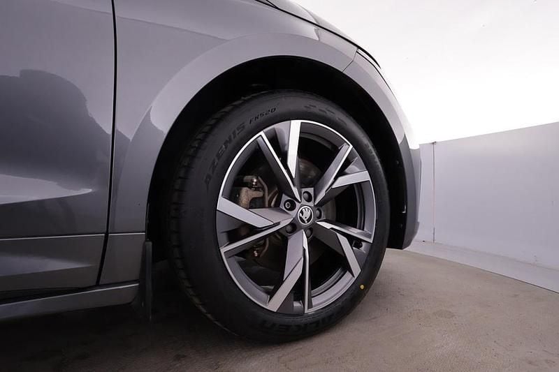 Begagnad Skoda Enyaq iV SportLine 194 kW (265 HK) 2023 Grå SUV