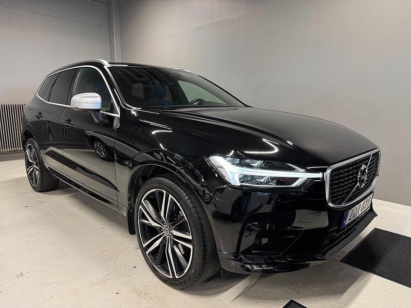 Svart Begagnad 2018 Volvo XC60 R-Design SUV | 299 900 kr (Lite dyr) - Bild 1/4