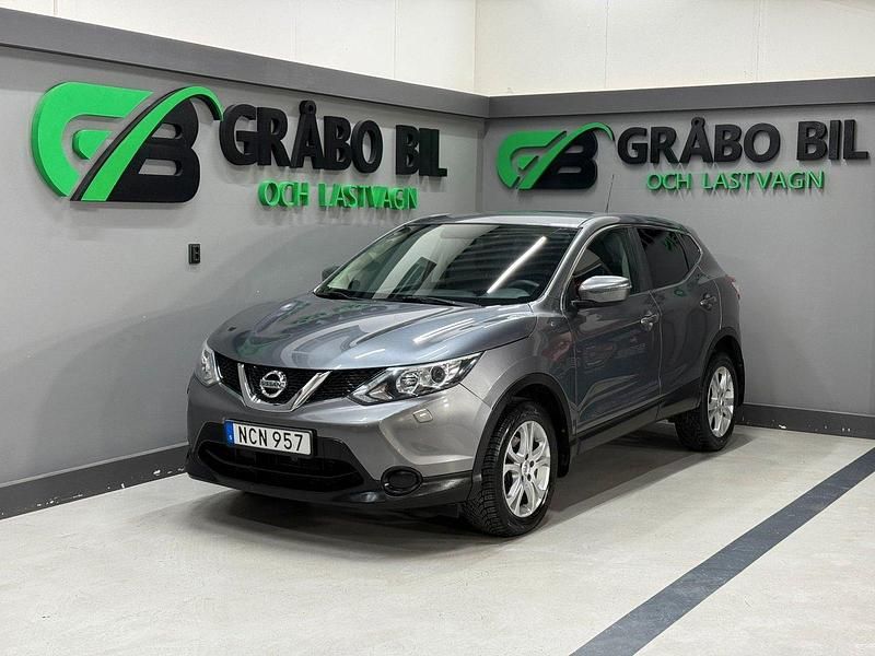 Grå Begagnad 2015 Nissan Qashqai SUV | 129 900 kr (Marknadspris) - Bild 1/4