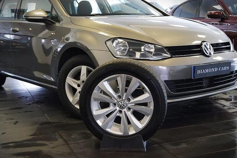 Begagnad VW Golf VII 106 HK (77 kW) 2014 Grå Halvkombi