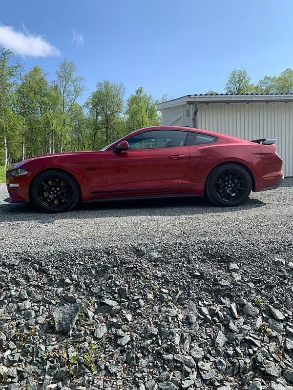 Begagnad Ford Mustang GT 455 HK (334 kW) 2020 Röd metallic