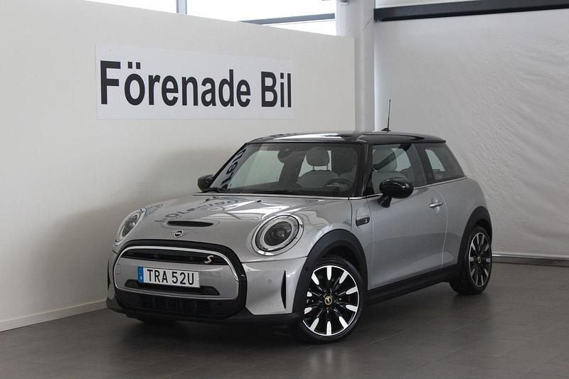 Grå Begagnad 2023 Mini Cooper SE Halvkombi | 259 000 kr (Lite dyr) - Bild 1/4