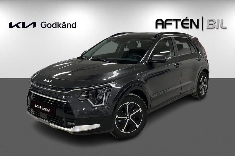 Mörkgrå Begagnad 2023 Kia Niro Advance SUV | 344 900 kr (Marknadspris) - Bild 1/3