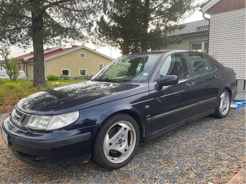 Blå Begagnad 2001 Saab 9-5 Aero Sedan | 15 000 kr (Marknadspris) - Bild 1/4