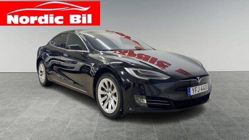 Svart Begagnad 2017 Tesla Model S Sedan | 389 900 kr (Dyr) - Bild 1/4