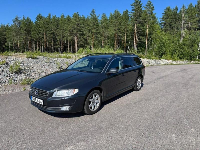 Grå Begagnad 2016 Volvo V70 Momentum Kombi | 102 000 kr (Bra pris) - Bild 1/4