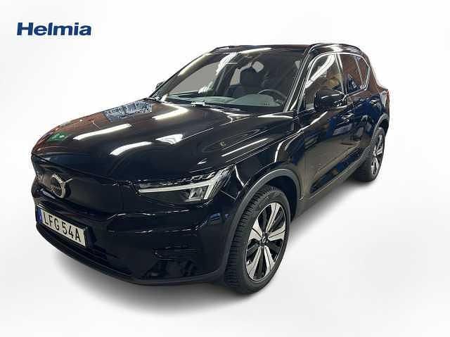Svart Begagnad 2023 Volvo XC40 Core SUV | 329 000 kr (Marknadspris) - Bild 1/4