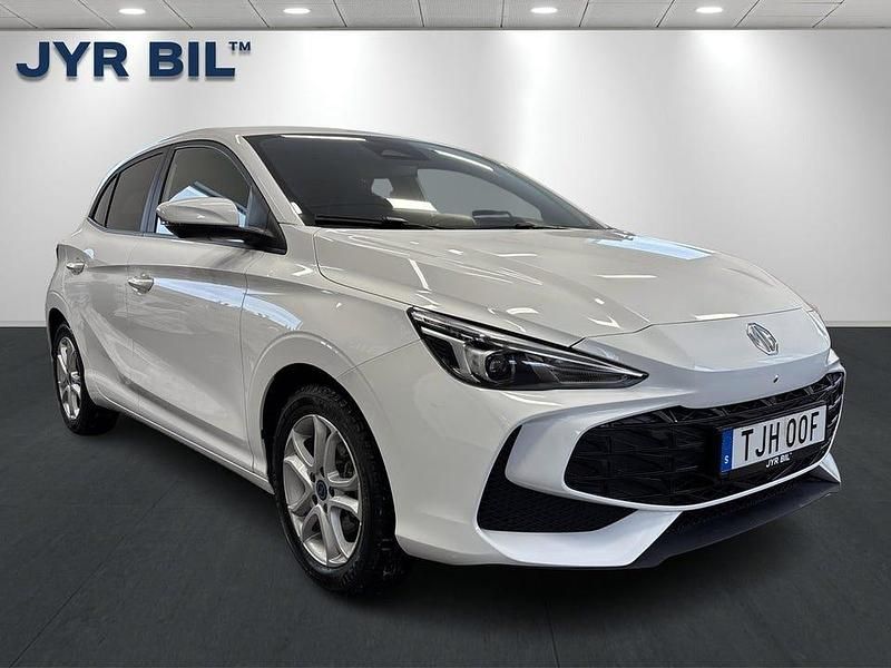 Begagnad MG MG3 Luxury 194 HK (142 kW) 2024 Vit Halvkombi