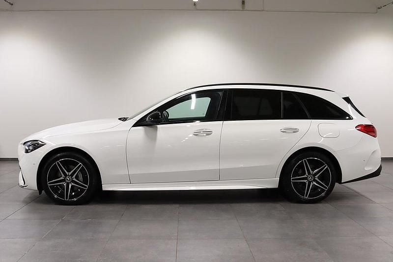 Begagnad Mercedes C300e AMG line 313 HK (230 kW) 2022 Vit Kombi
