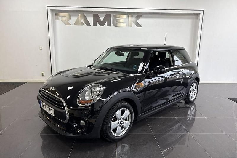 Svart Begagnad 2017 Mini ONE Pepper Halvkombi | 114 000 kr (Marknadspris) - Bild 1/4