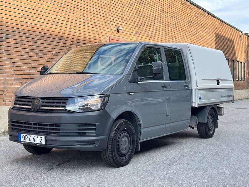 Grå Begagnad 2017 VW T6 Van | 199 500 kr (Dyr) - Bild 1/4
