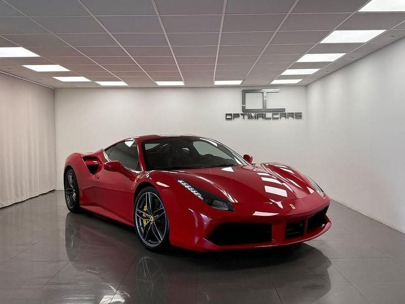 Röd Begagnad 2017 Ferrari 488 Sportkupé | 2 779 000 kr - Bild 1/4