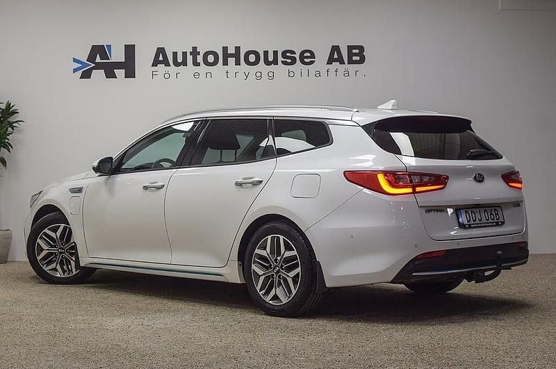 Begagnad Kia Optima Hybrid Sport 205 HK (150 kW) 2020 Vit Sedan