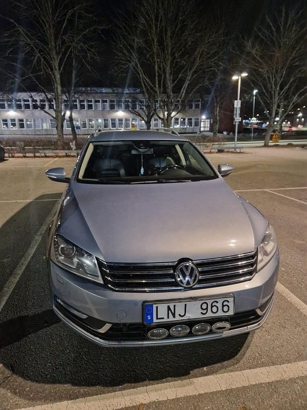 Begagnad VW Passat 150 HK (110 kW) 2013 Grå metallic Kombi