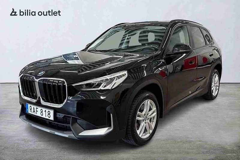 Svart Begagnad 2023 BMW X1 SUV | 449 000 kr (Marknadspris) - Bild 1/1