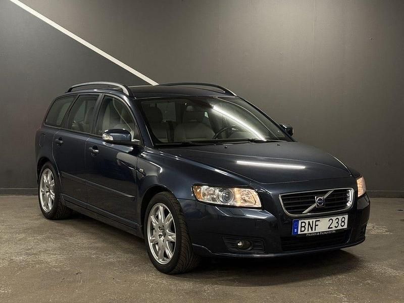 Begagnad Volvo V50 Momentum 109 HK (80 kW) 2009 Blå Kombi