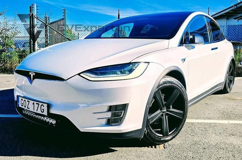 Vit Begagnad 2020 Tesla Model X Long Range AWD SUV | 399 000 kr (Superpris) - Bild 1/4