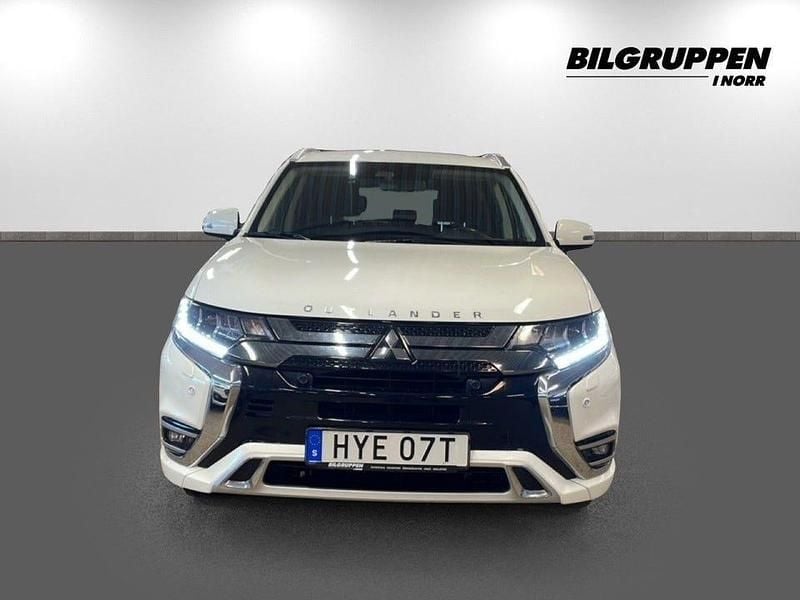 Begagnad Mitsubishi Outlander Edition 224 HK (164 kW) 2020 Vit SUV