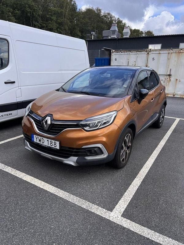 Orange Begagnad 2018 Renault Captur SUV | 99 900 kr (Marknadspris) - Bild 1/4
