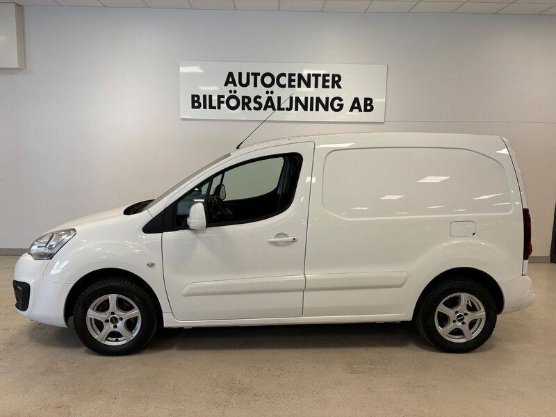 Vit Begagnad 2018 Citroën Berlingo Propack Edition Minibuss | 99 900 kr (Lite dyr) - Bild 1/4