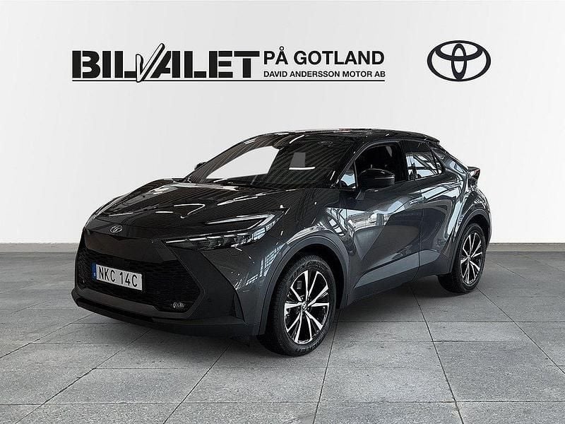 Mörkgrå Begagnad 2024 Toyota C-HR SUV | 429 000 kr (Marknadspris) - Bild 1/4