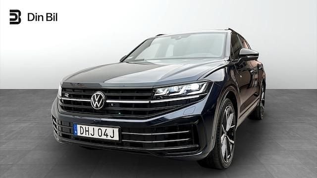 Mörkblå Begagnad 2024 VW Touareg R SUV | 929 900 kr - Bild 1/4