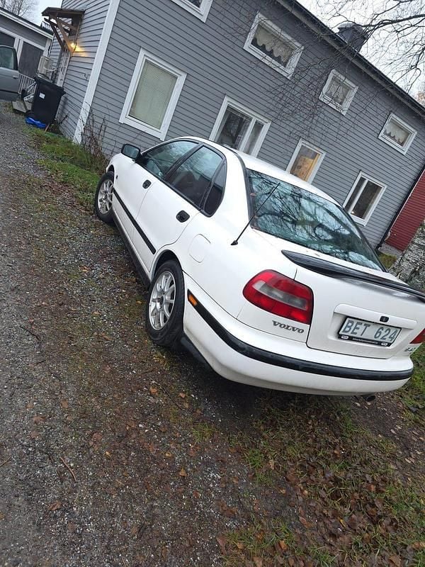 Begagnad 1997 Volvo S40 Sedan | 4 500 kr - Bild 1/2