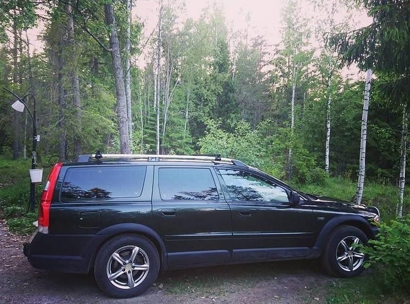 Mörkgrön Begagnad 2005 Volvo XC70 Kombi | 15 000 kr (Superpris) - Bild 1/1