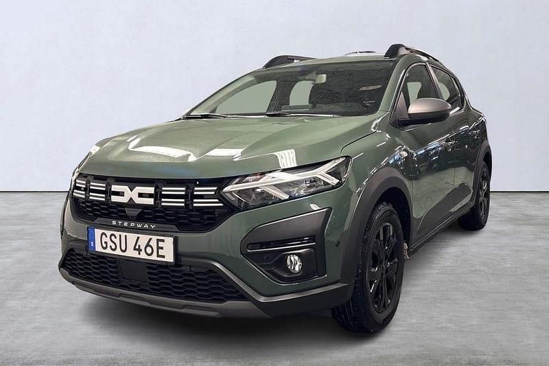 Grå Begagnad 2023 Dacia Sandero Expression SUV | 189 900 kr (Marknadspris) - Bild 1/4