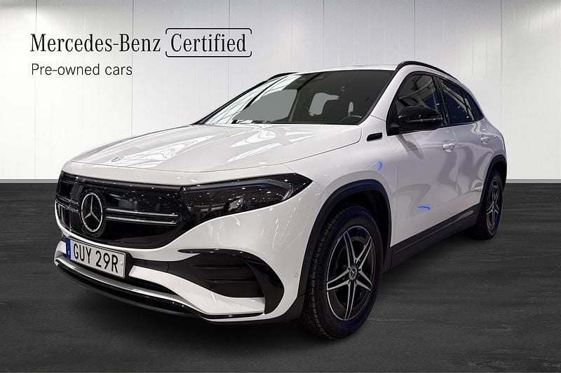 Vit Begagnad 2022 Mercedes EQA250 AMG line SUV | 369 000 kr (Marknadspris) - Bild 1/4