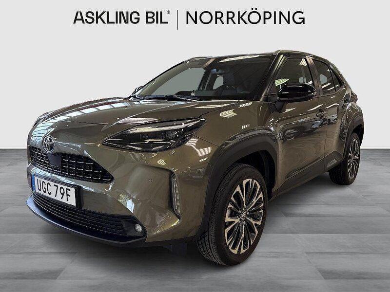Grön Begagnad 2022 Toyota Yaris Cross Edition SUV | 309 000 kr (Marknadspris) - Bild 1/4