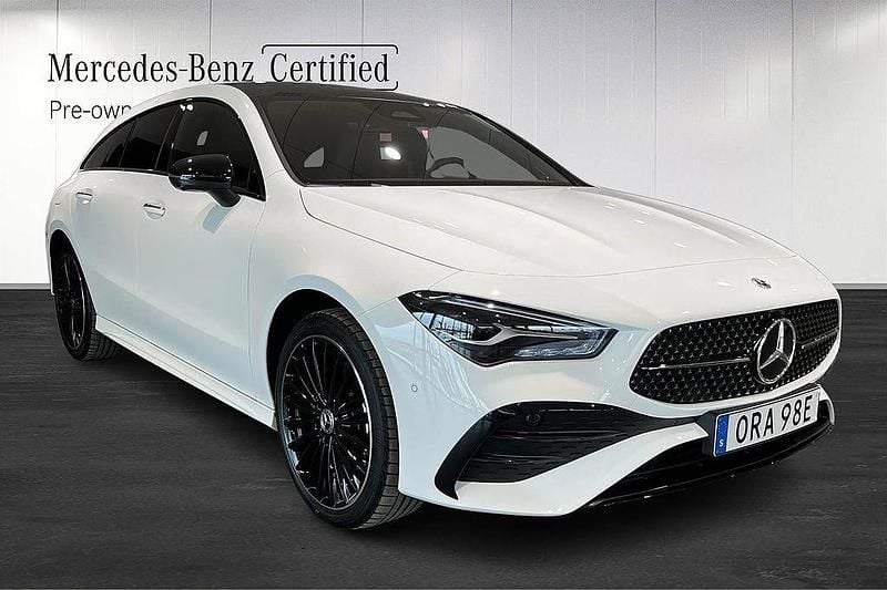 Begagnad Mercedes CLA250e Shooting Brake AMG line 163 HK (119 kW) 2025 Vit Kombi