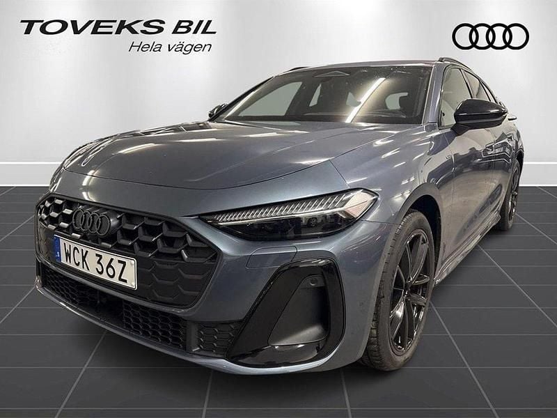 Blå (horisontblå metallic) Ny 2025 Audi A5 S-Line Kombi | 729 000 kr - Bild 1/4