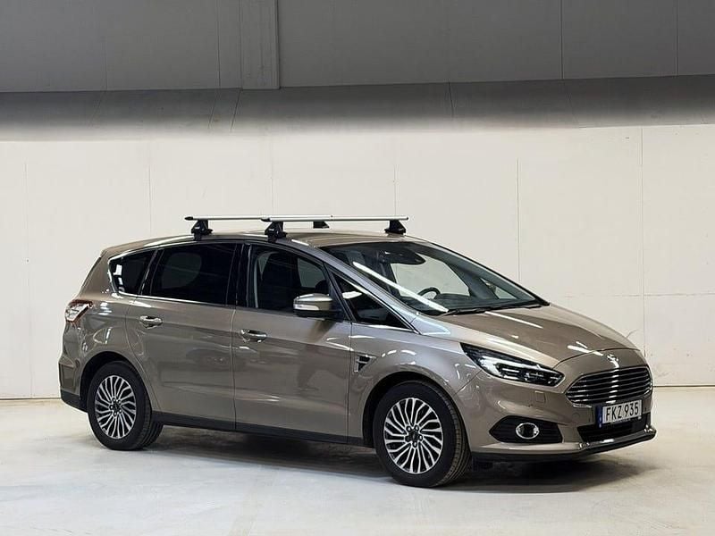 Begagnad Ford S-MAX Titanium 150 HK (110 kW) 2019 Grå Minibuss