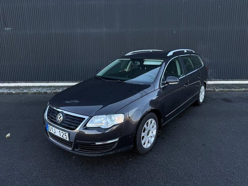 Begagnad VW Passat Sportline 160 HK (117 kW) 2008 Mörkbrun Kombi